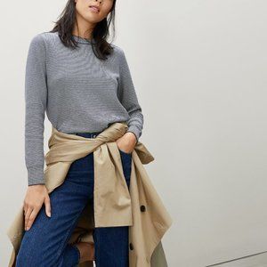 Everlane - The organic cotton crewneck sweater